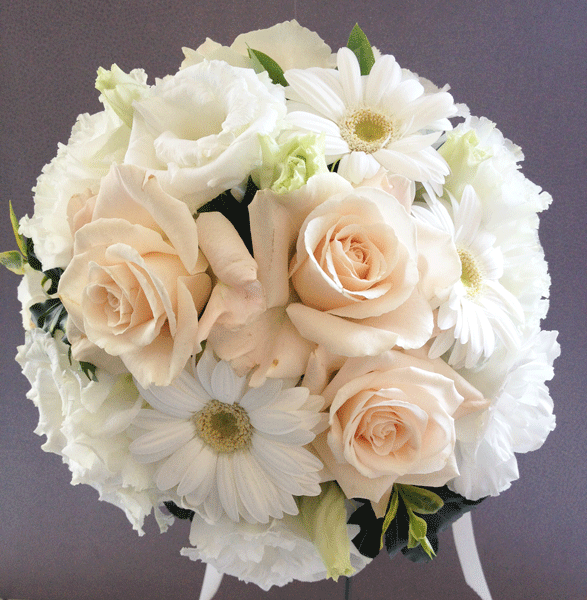 バラとガーベラのラウンドブーケ