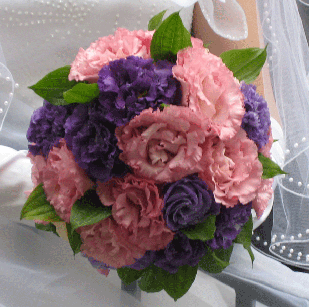 大輪トルコキキョウのラウンドブーケ