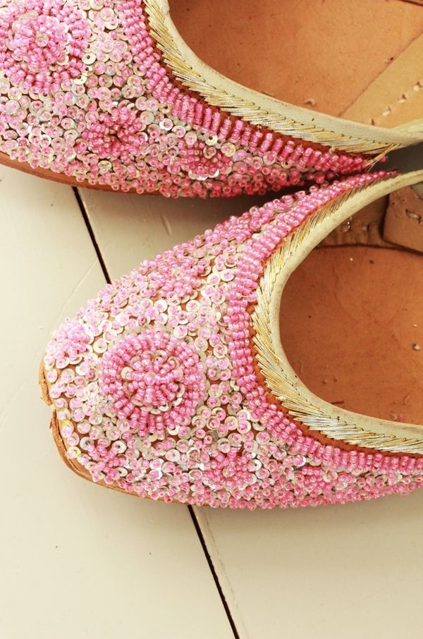 ピンクのルームシューズ